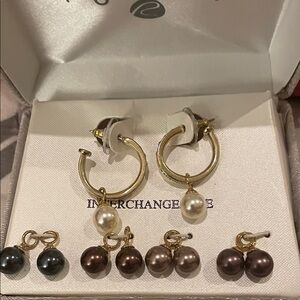 Elegant Gold Hoop Earrings with Interchangeable Pearls